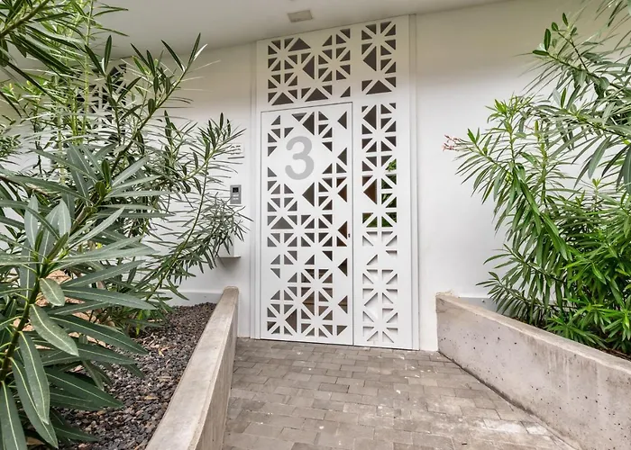 Infinity 0-3 Luxe Partial Sea View 2b