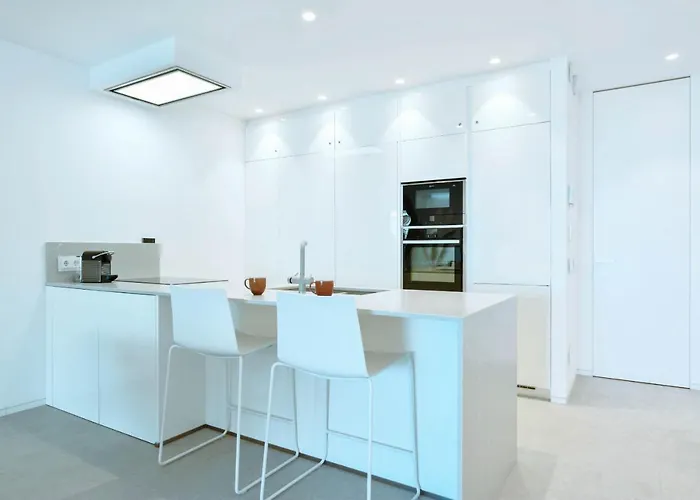 Infinity 0-3 Luxe Partial Sea View 2b