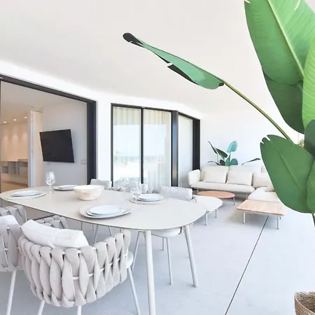 Dom wakacyjny Infinity 0-3 Luxe Partial Sea View 2b Palm-mar